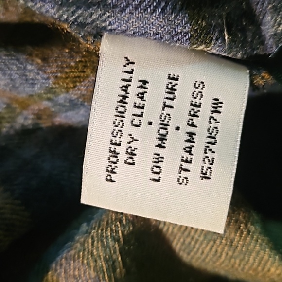 Lauren Ralph Lauren 100% Pure Wool Button Up Size Medium - Picture 6 of 6